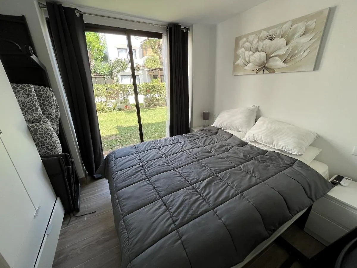 Appartement Estepona - Playa - 2 Dormitorios Con Amplio Jardin Privado Pa24