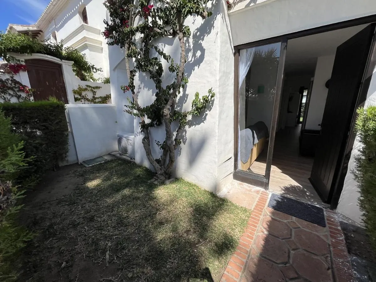 Estepona - Playa - 2 Dormitorios Con Amplio Jardin Privado Pa24 Espagne